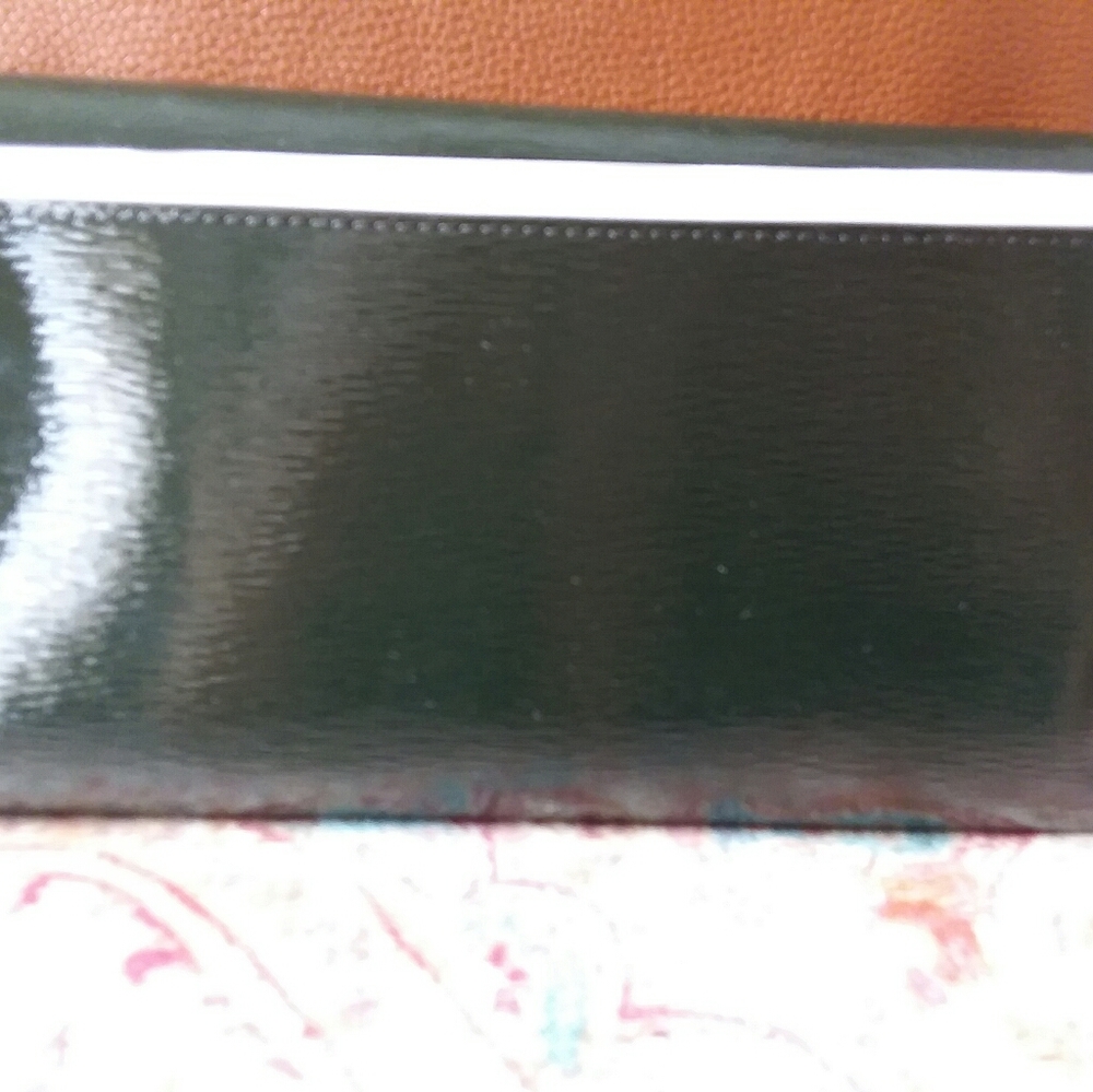 Kate Spade wallet - Picture 3 of 9